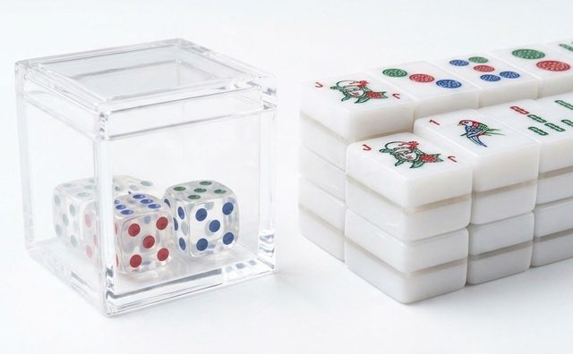 American Mahjong Dice Set — 3 Dice in Clear Acrylic Box — American Mahjong accessory pack shot