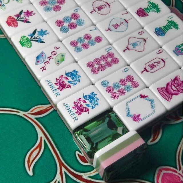 Green Diamond Crystal American Mahjong Set — American Mahjong tile set pack shot