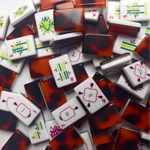 Tortoiseshell American Mahjong Set — American Mahjong tile set pack shot