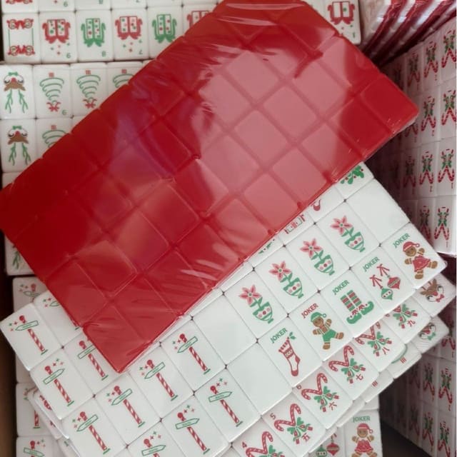 Two-Tone Christmas Travel Candy Cane Acrylic American Mahjong Set — American Mahjong tile set pack shot